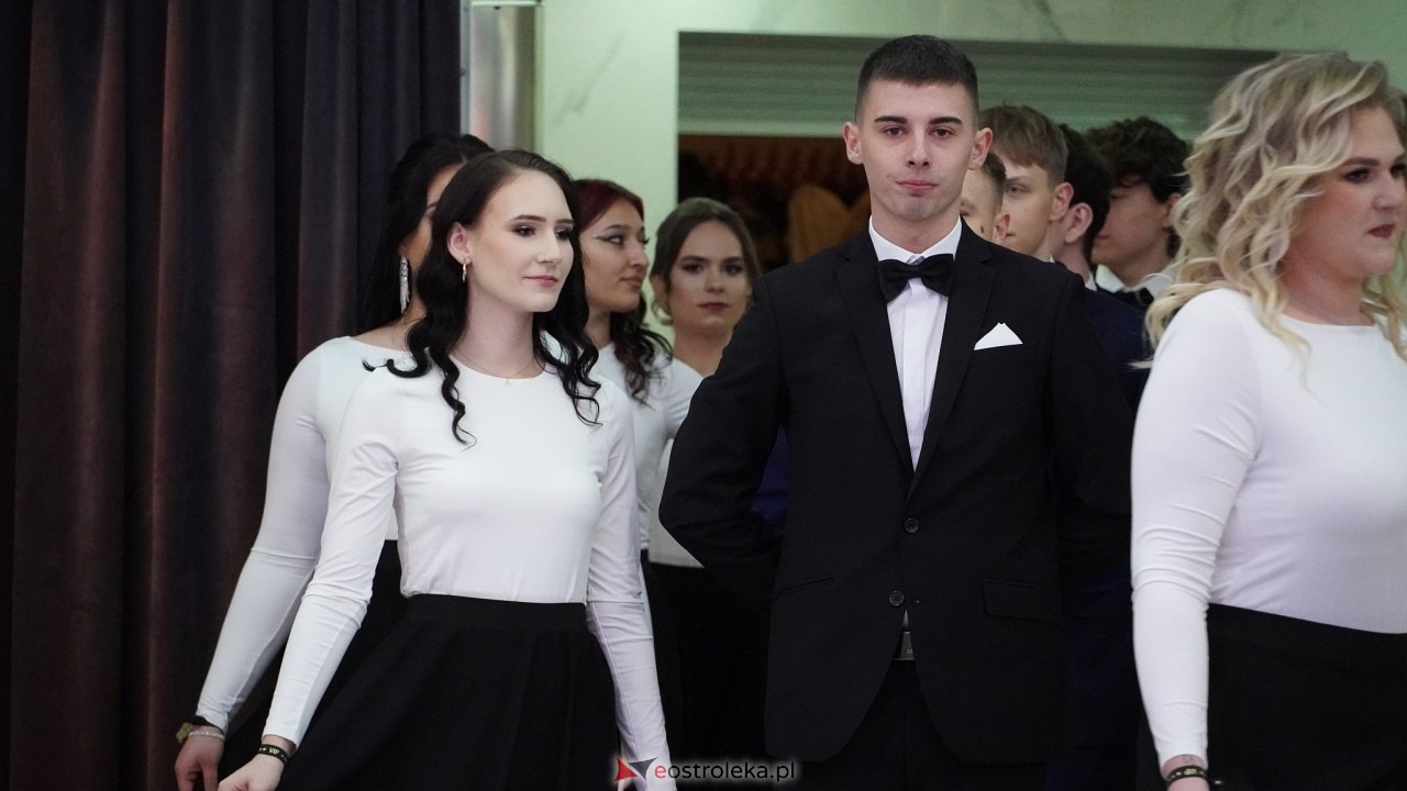 Studniówka ZSZ 4 w  Ostrołęce [23.01.2025] - zdjęcie #153 - eOstroleka.pl