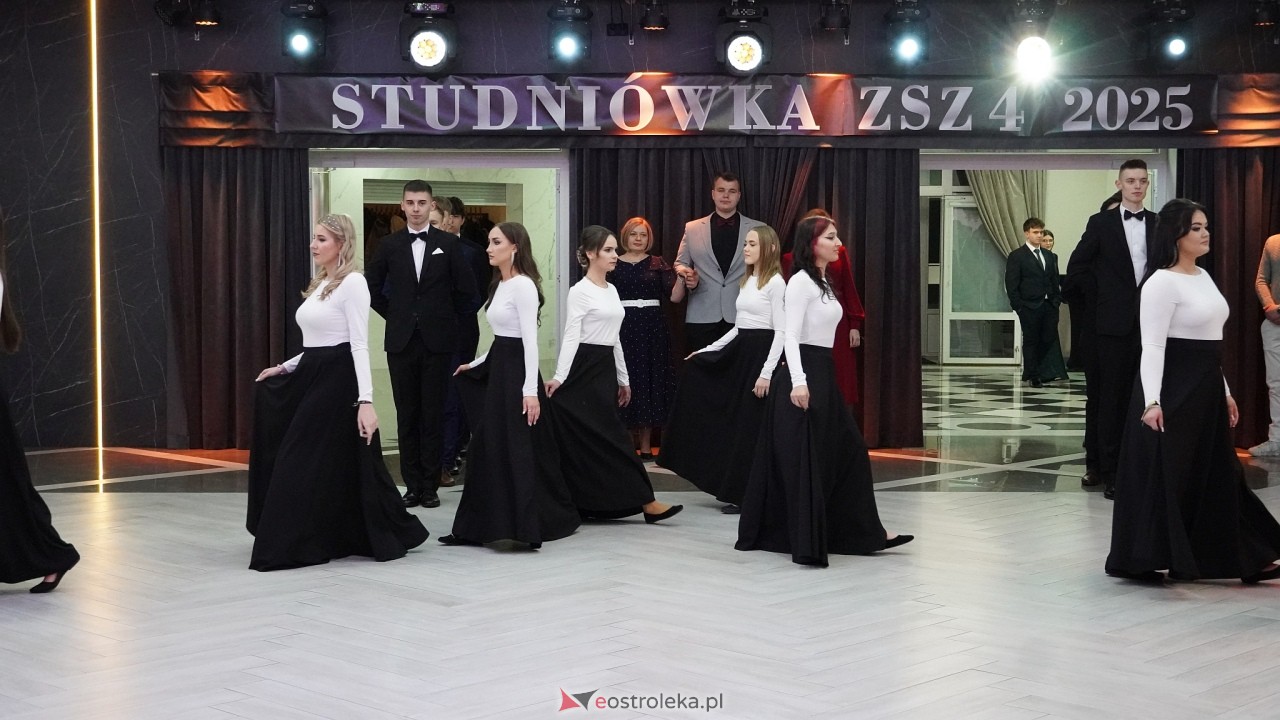 Studniówka ZSZ 4 w  Ostrołęce [23.01.2025] - zdjęcie #151 - eOstroleka.pl