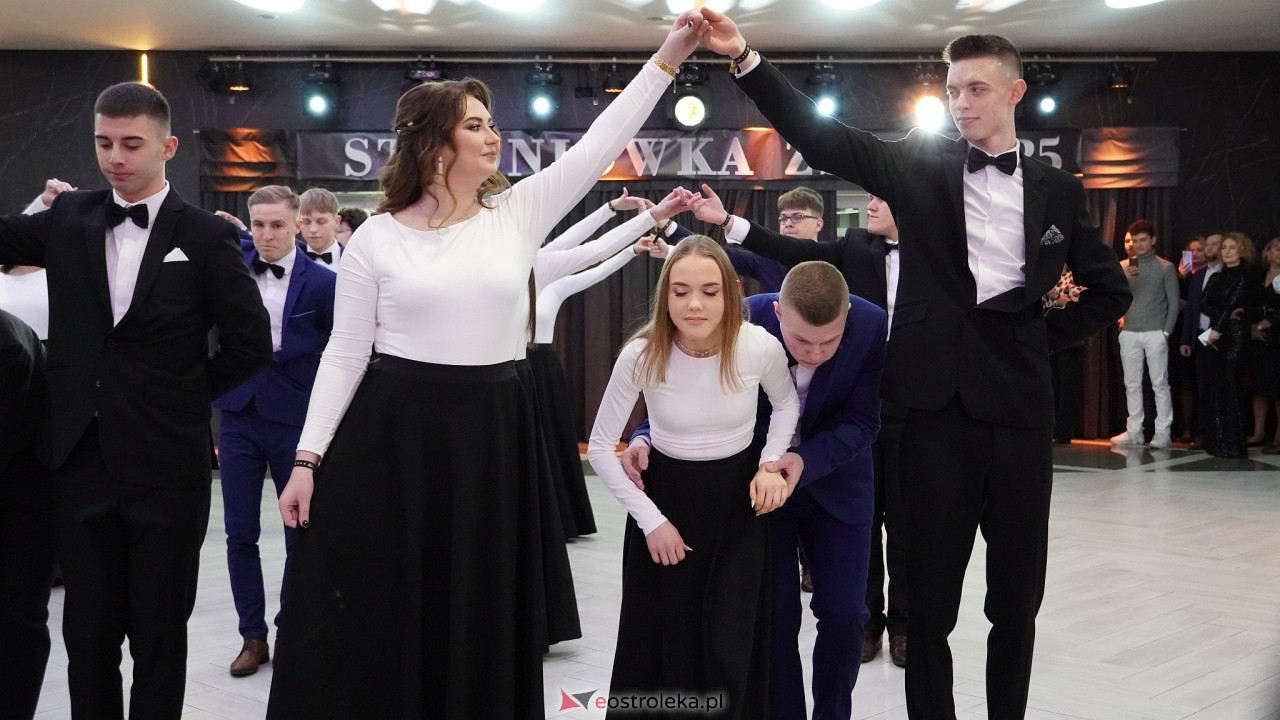 Studniówka ZSZ 4 w  Ostrołęce [23.01.2025] - zdjęcie #138 - eOstroleka.pl