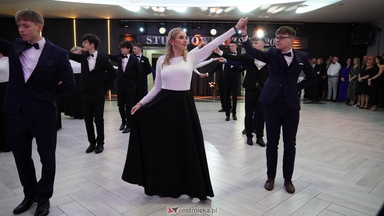 Studniówka ZSZ 4 w  Ostrołęce [23.01.2025] - zdjęcie #135 - eOstroleka.pl