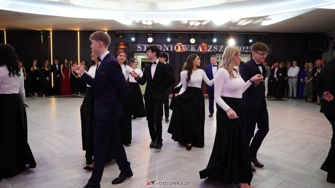 Studniówka ZSZ 4 w  Ostrołęce [23.01.2025] - zdjęcie #130 - eOstroleka.pl