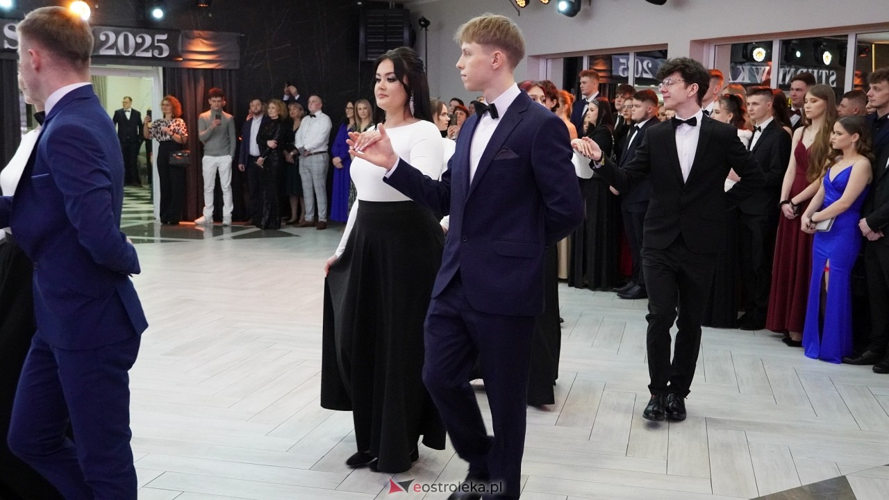 Studniówka ZSZ 4 w  Ostrołęce [23.01.2025] - zdjęcie #126 - eOstroleka.pl