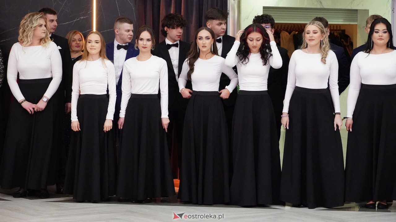 Studniówka ZSZ 4 w  Ostrołęce [23.01.2025] - zdjęcie #119 - eOstroleka.pl