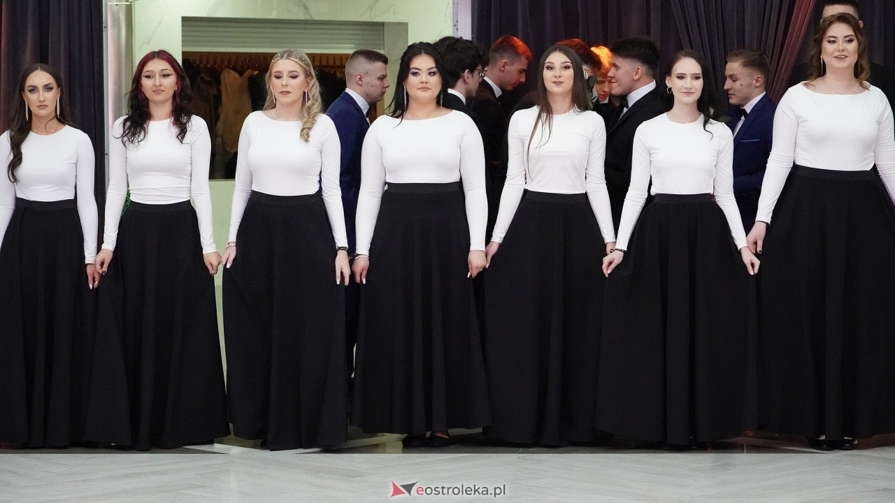 Studniówka ZSZ 4 w  Ostrołęce [23.01.2025] - zdjęcie #117 - eOstroleka.pl