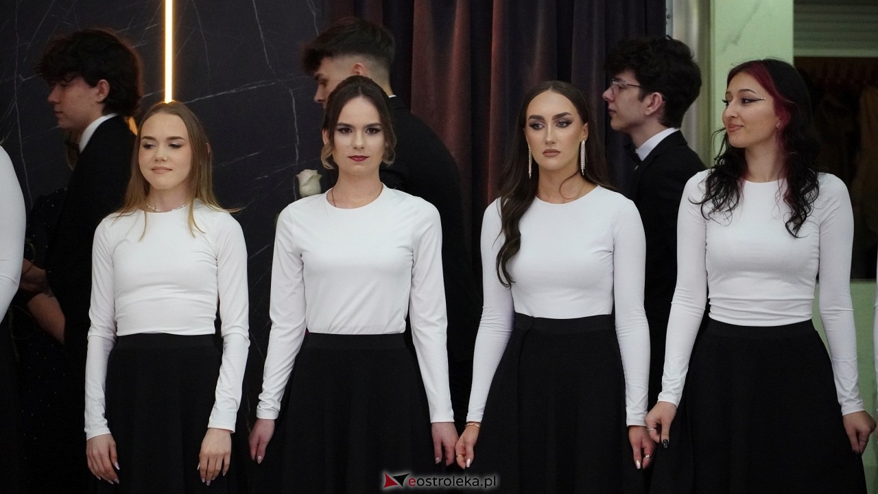 Studniówka ZSZ 4 w  Ostrołęce [23.01.2025] - zdjęcie #115 - eOstroleka.pl