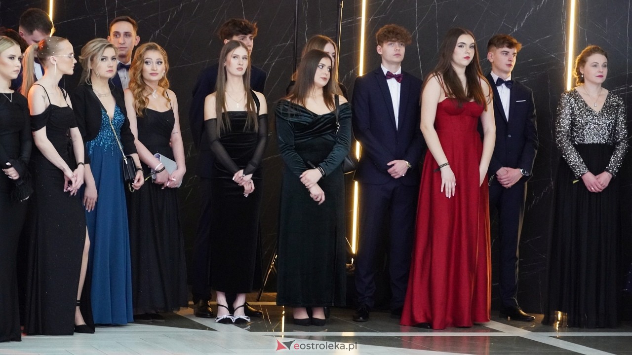 Studniówka ZSZ 4 w  Ostrołęce [23.01.2025] - zdjęcie #105 - eOstroleka.pl