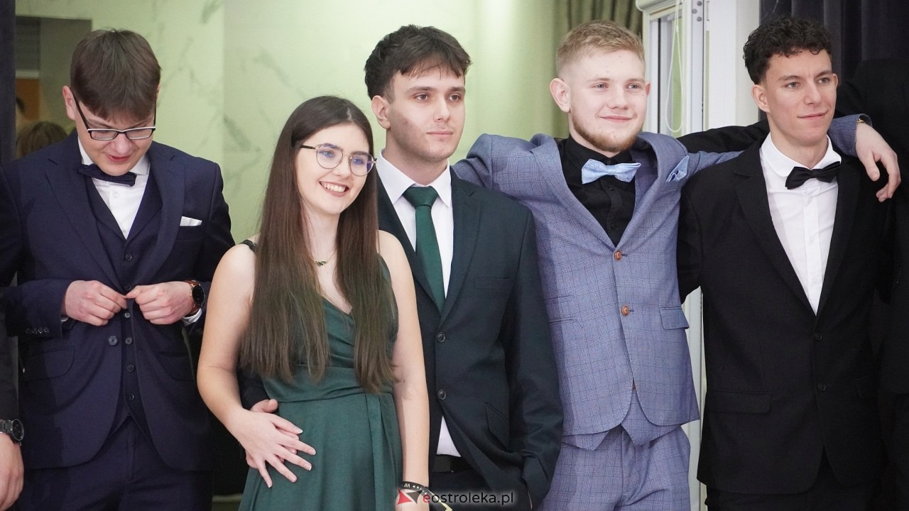 Studniówka ZSZ 4 w  Ostrołęce [23.01.2025] - zdjęcie #94 - eOstroleka.pl