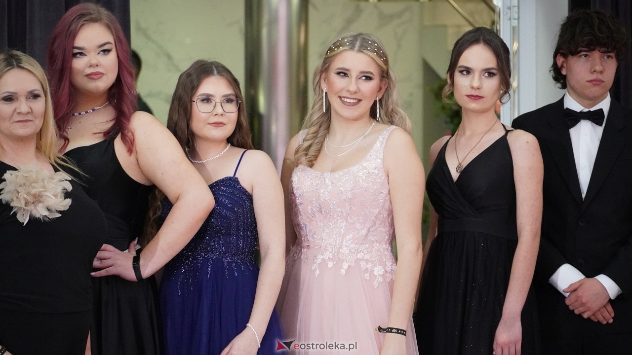 Studniówka ZSZ 4 w  Ostrołęce [23.01.2025] - zdjęcie #92 - eOstroleka.pl