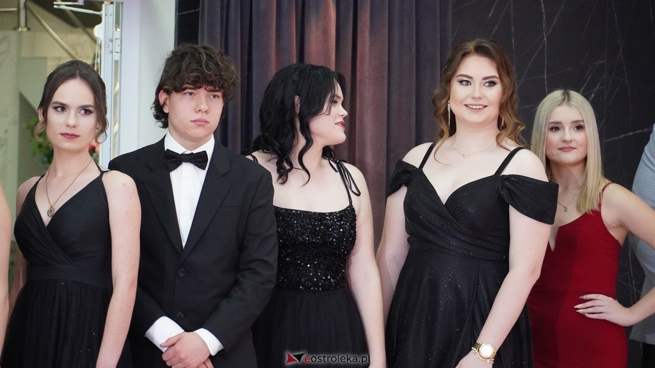 Studniówka ZSZ 4 w  Ostrołęce [23.01.2025] - zdjęcie #91 - eOstroleka.pl