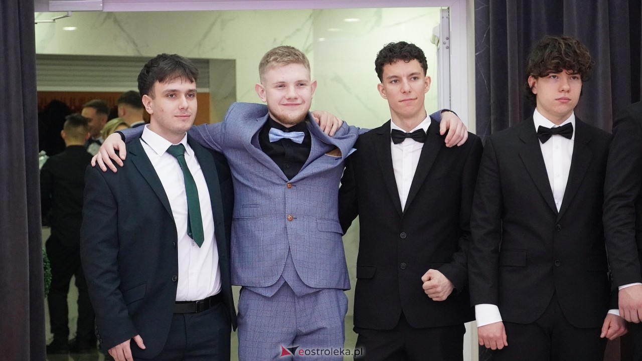 Studniówka ZSZ 4 w  Ostrołęce [23.01.2025] - zdjęcie #89 - eOstroleka.pl