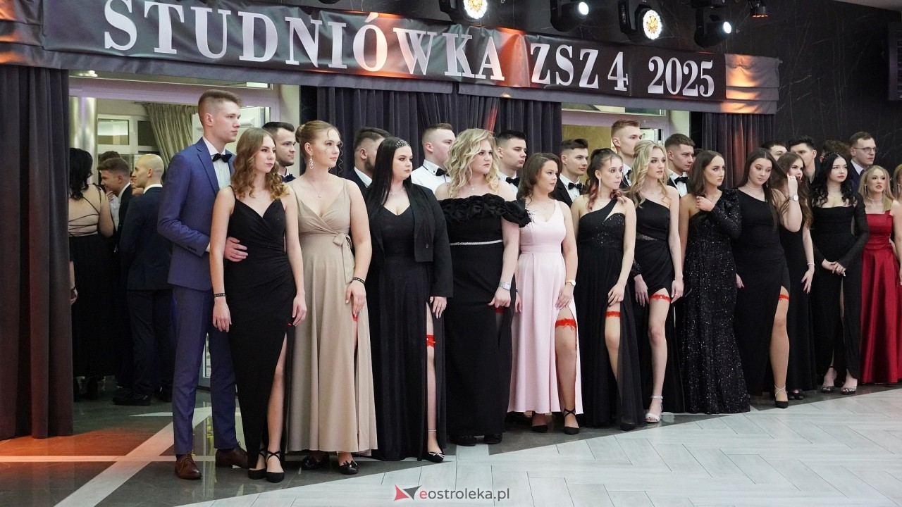 Studniówka ZSZ 4 w  Ostrołęce [23.01.2025] - zdjęcie #88 - eOstroleka.pl