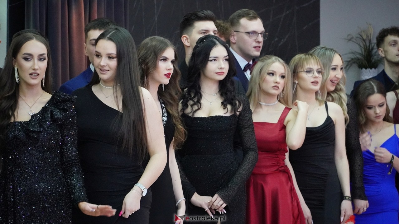 Studniówka ZSZ 4 w  Ostrołęce [23.01.2025] - zdjęcie #87 - eOstroleka.pl