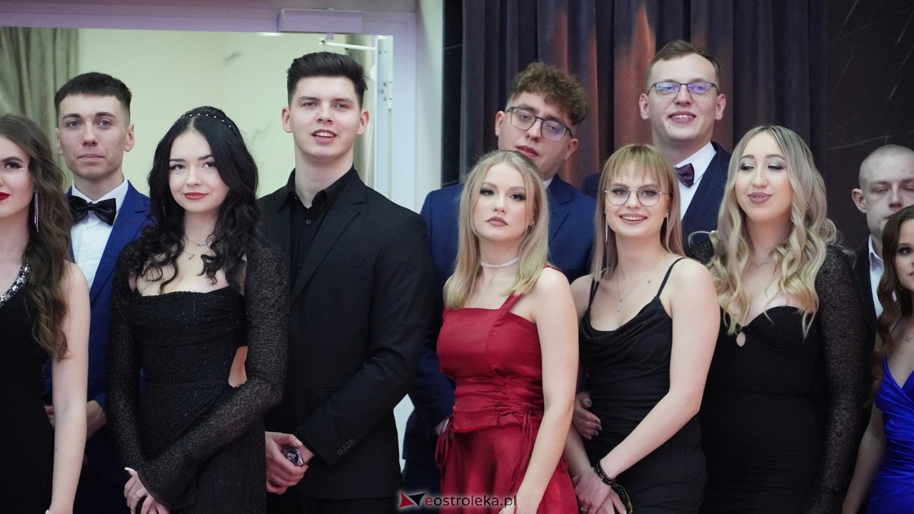 Studniówka ZSZ 4 w  Ostrołęce [23.01.2025] - zdjęcie #83 - eOstroleka.pl