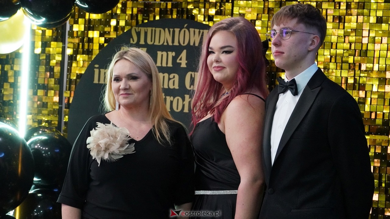 Studniówka ZSZ 4 w  Ostrołęce [23.01.2025] - zdjęcie #82 - eOstroleka.pl