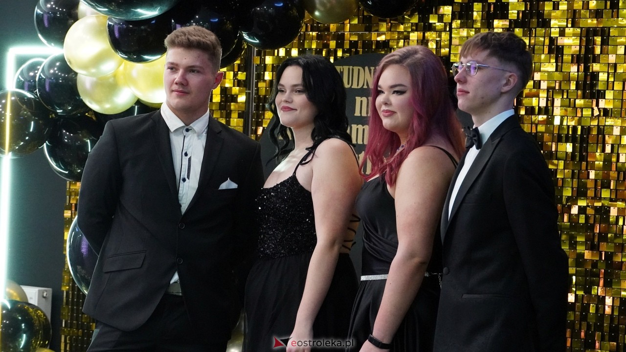 Studniówka ZSZ 4 w  Ostrołęce [23.01.2025] - zdjęcie #79 - eOstroleka.pl