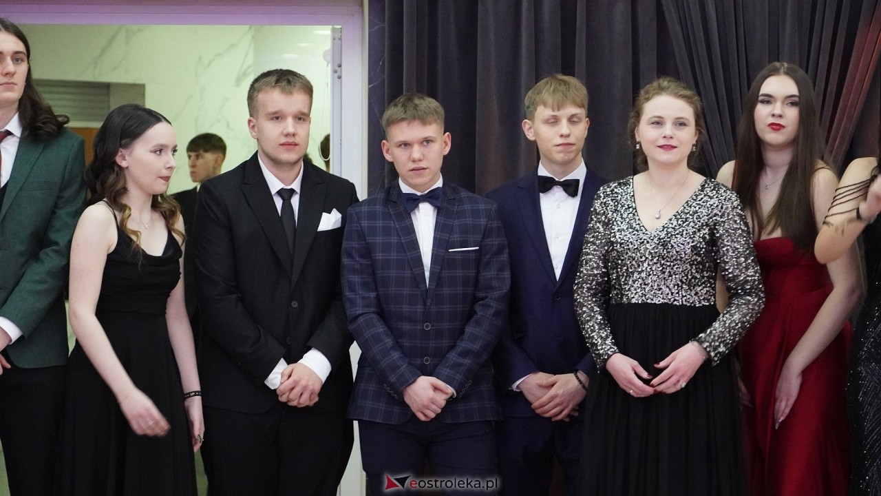 Studniówka ZSZ 4 w  Ostrołęce [23.01.2025] - zdjęcie #70 - eOstroleka.pl