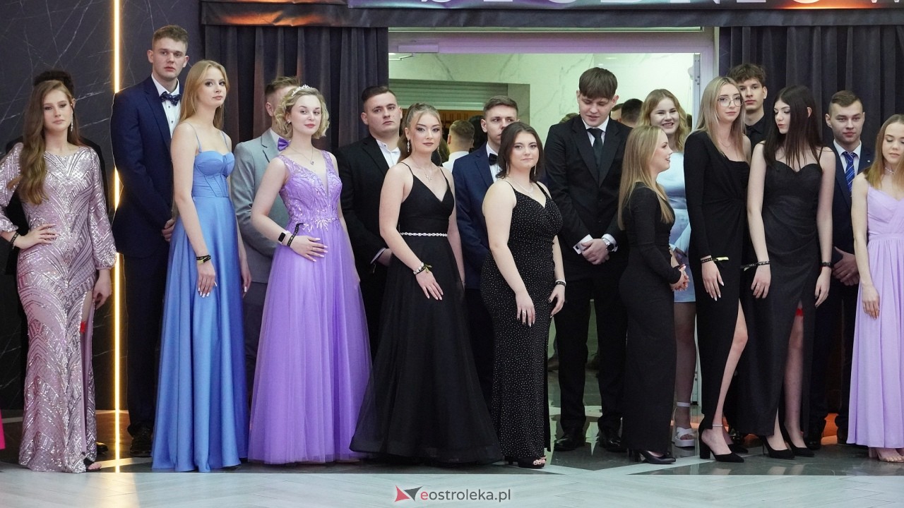 Studniówka ZSZ 4 w  Ostrołęce [23.01.2025] - zdjęcie #60 - eOstroleka.pl