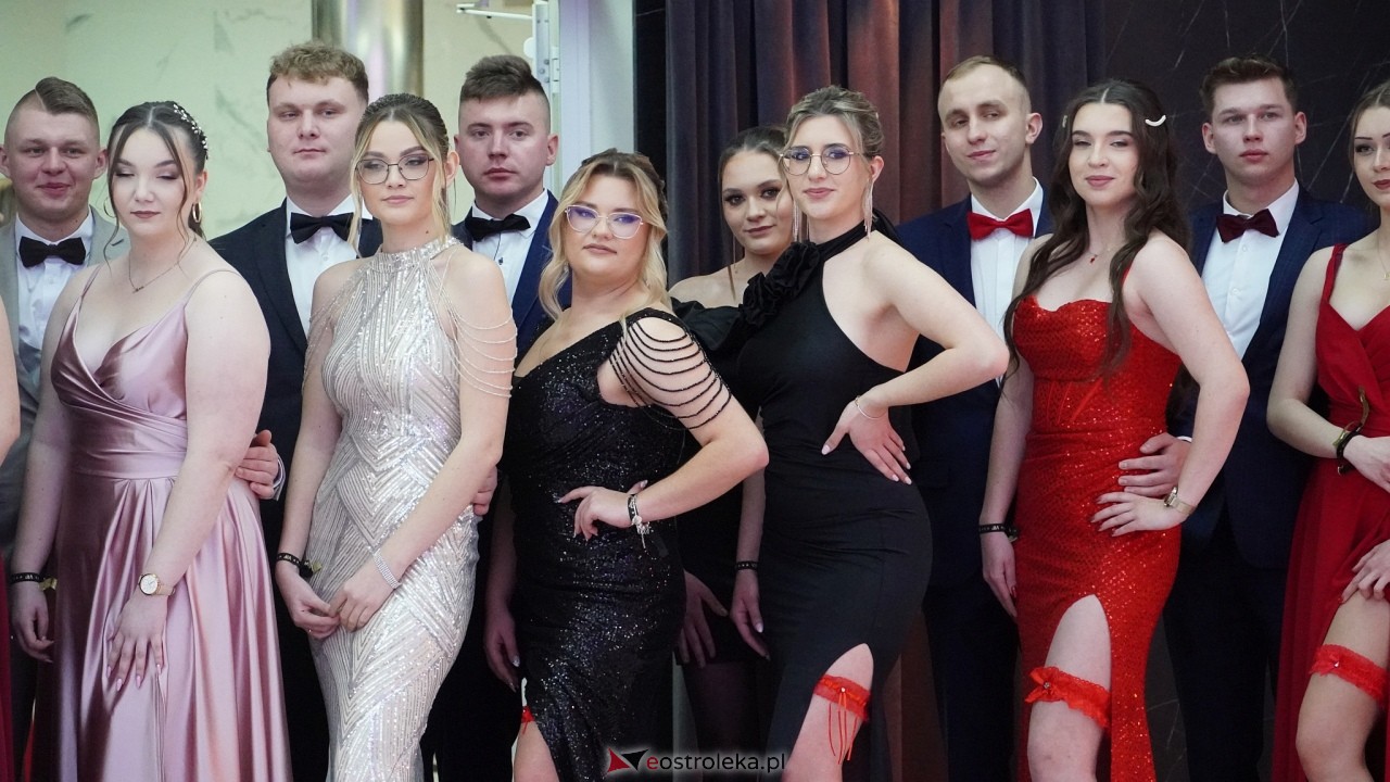 Studniówka ZSZ 4 w  Ostrołęce [23.01.2025] - zdjęcie #55 - eOstroleka.pl