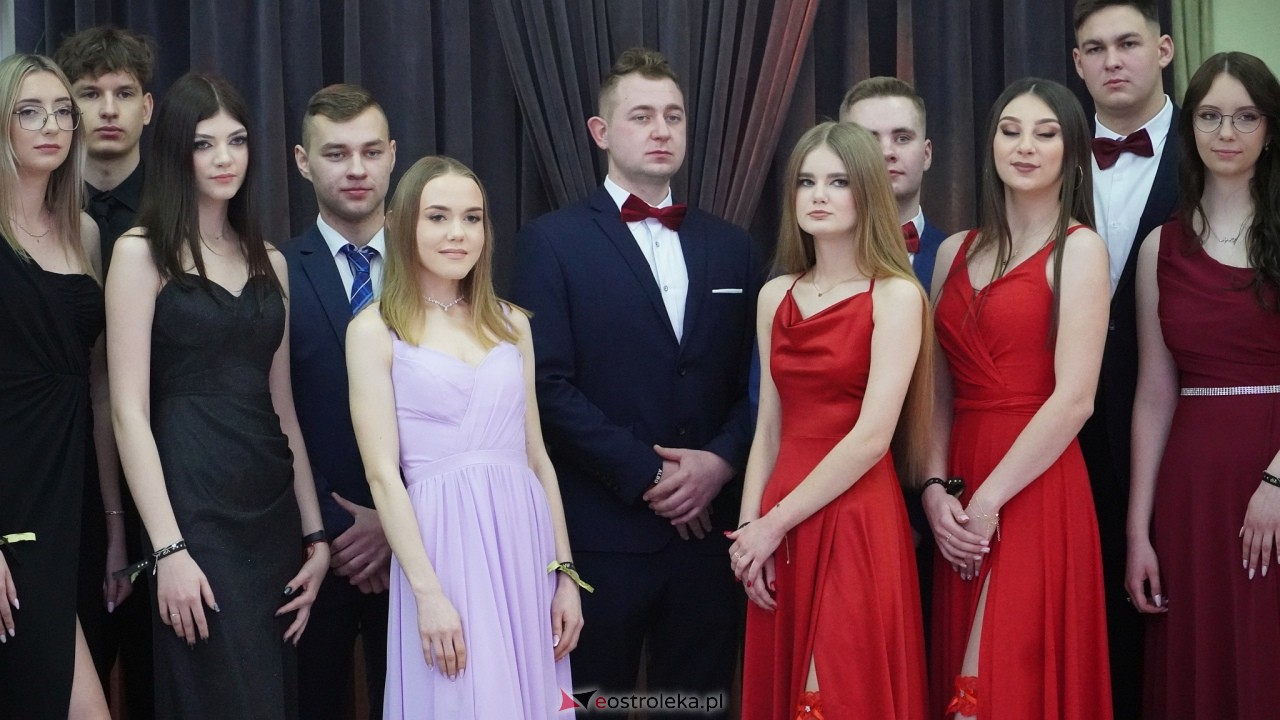 Studniówka ZSZ 4 w  Ostrołęce [23.01.2025] - zdjęcie #52 - eOstroleka.pl