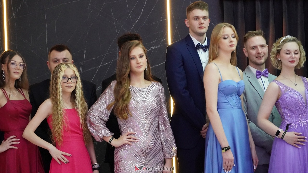 Studniówka ZSZ 4 w  Ostrołęce [23.01.2025] - zdjęcie #48 - eOstroleka.pl