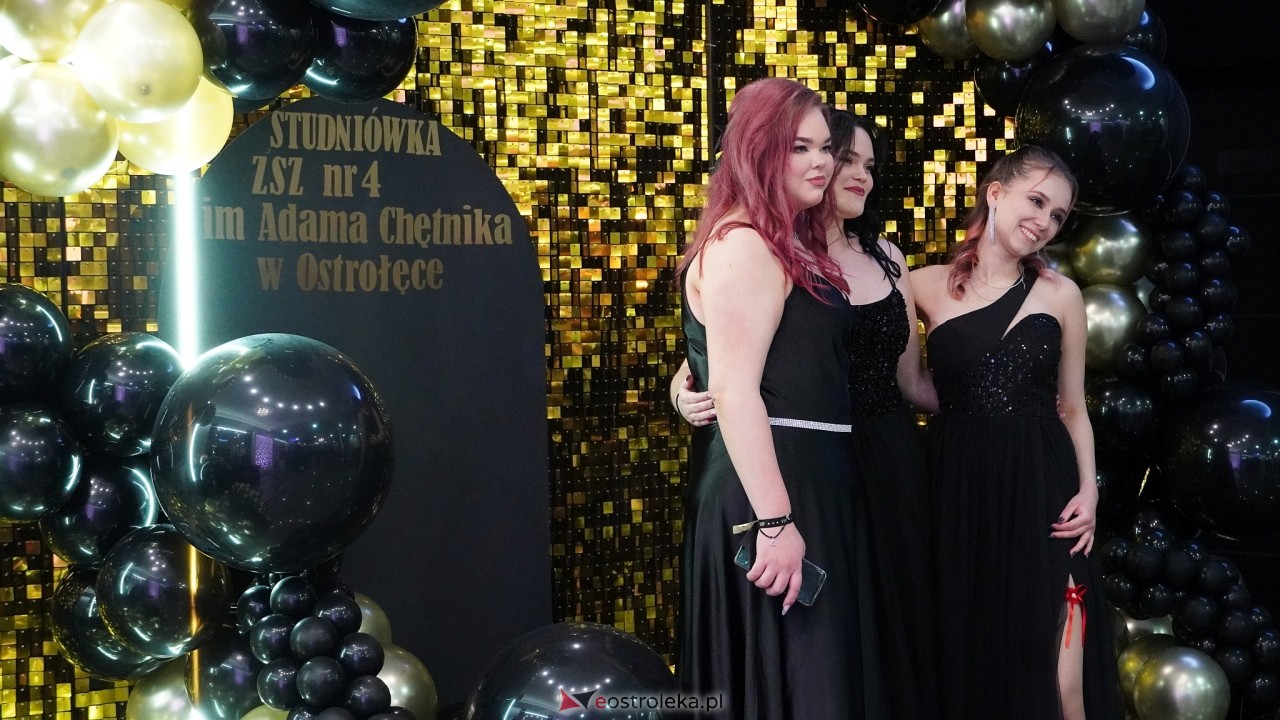 Studniówka ZSZ 4 w  Ostrołęce [23.01.2025] - zdjęcie #39 - eOstroleka.pl