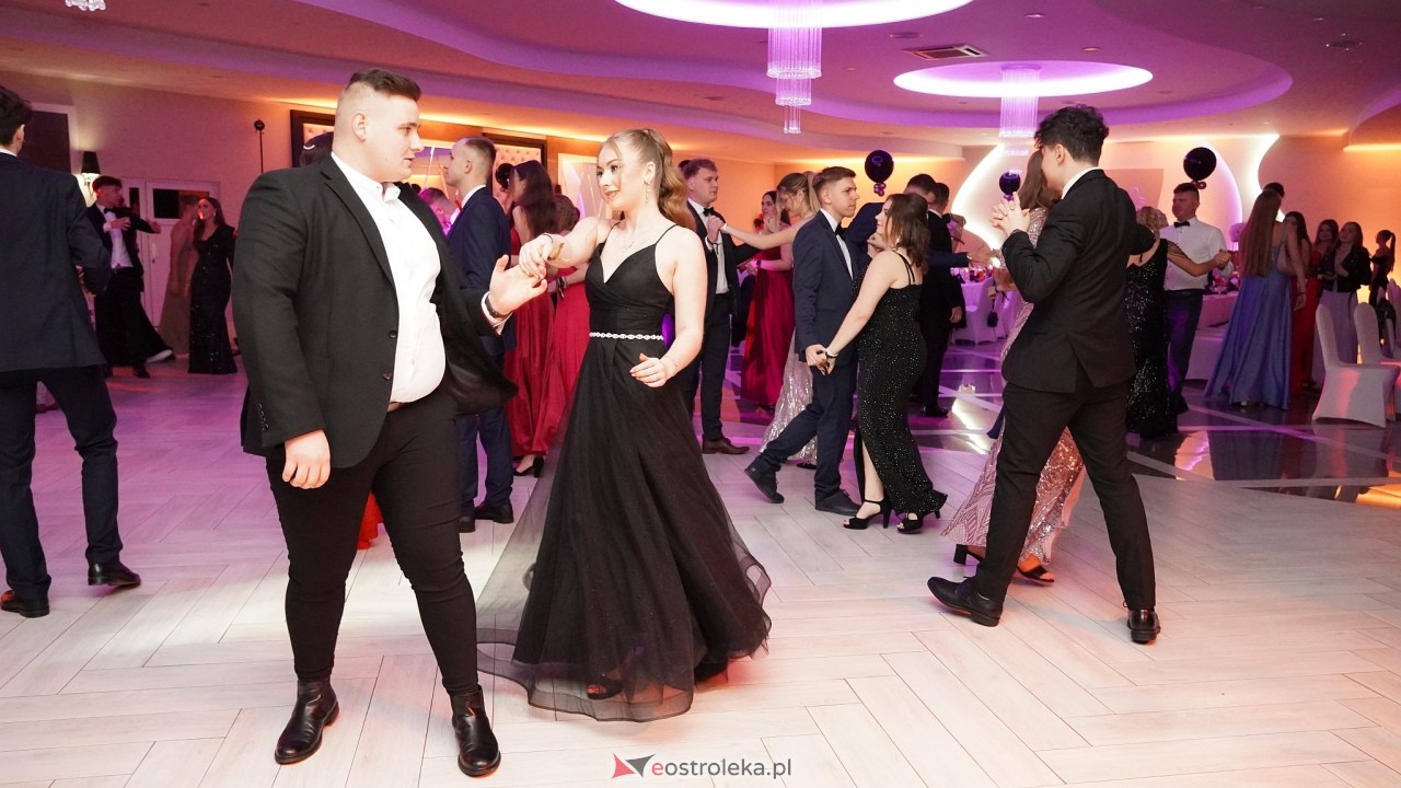 Studniówka ZSZ 4 w  Ostrołęce [23.01.2025] - zdjęcie #38 - eOstroleka.pl