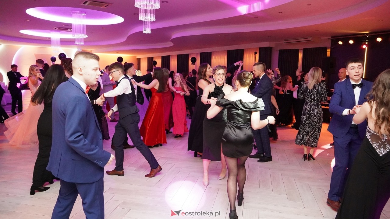 Studniówka ZSZ 4 w  Ostrołęce [23.01.2025] - zdjęcie #34 - eOstroleka.pl