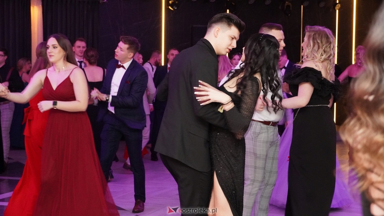 Studniówka ZSZ 4 w  Ostrołęce [23.01.2025] - zdjęcie #32 - eOstroleka.pl