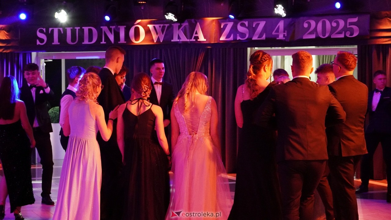 Studniówka ZSZ 4 w  Ostrołęce [23.01.2025] - zdjęcie #31 - eOstroleka.pl