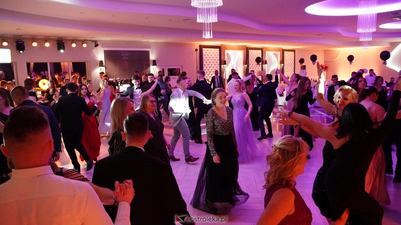 Studniówka ZSZ 4 w  Ostrołęce [23.01.2025] - zdjęcie #30 - eOstroleka.pl