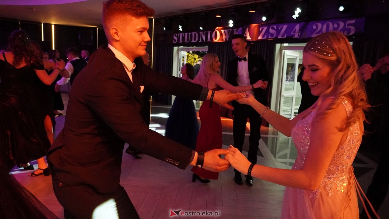 Studniówka ZSZ 4 w  Ostrołęce [23.01.2025] - zdjęcie #29 - eOstroleka.pl