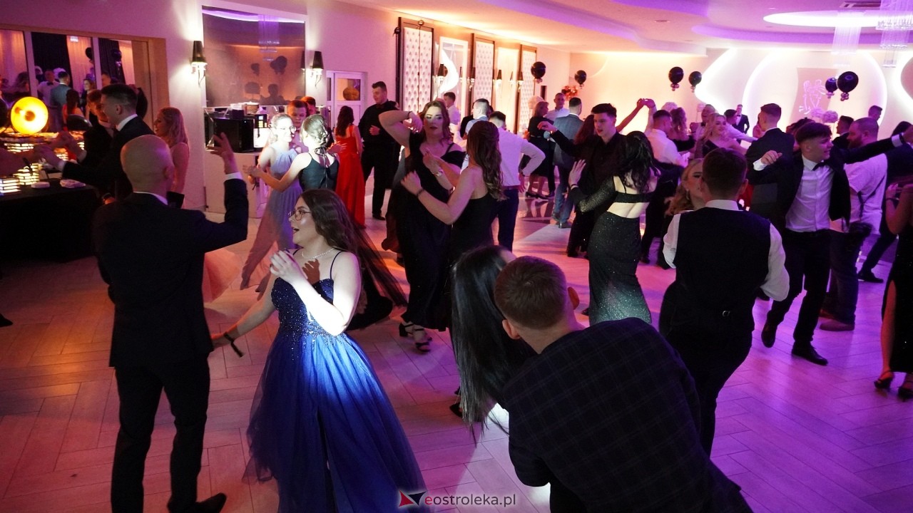 Studniówka ZSZ 4 w  Ostrołęce [23.01.2025] - zdjęcie #25 - eOstroleka.pl