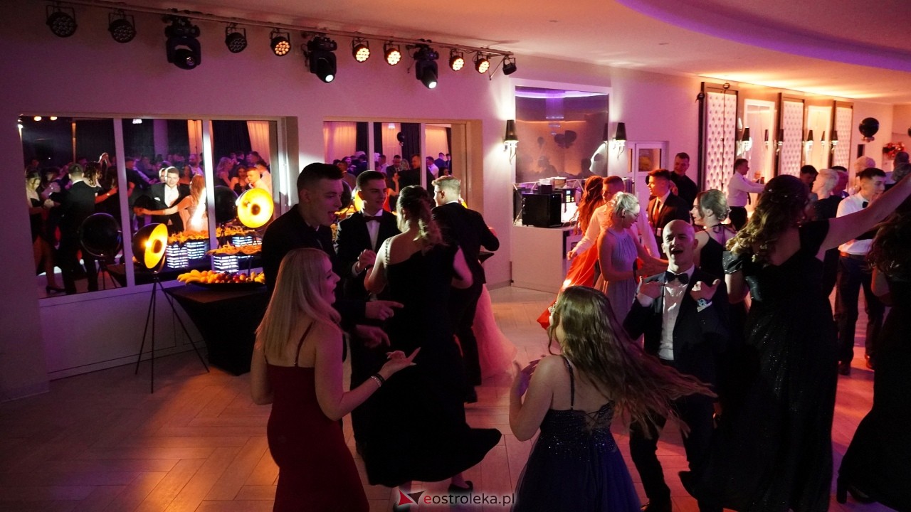 Studniówka ZSZ 4 w  Ostrołęce [23.01.2025] - zdjęcie #24 - eOstroleka.pl