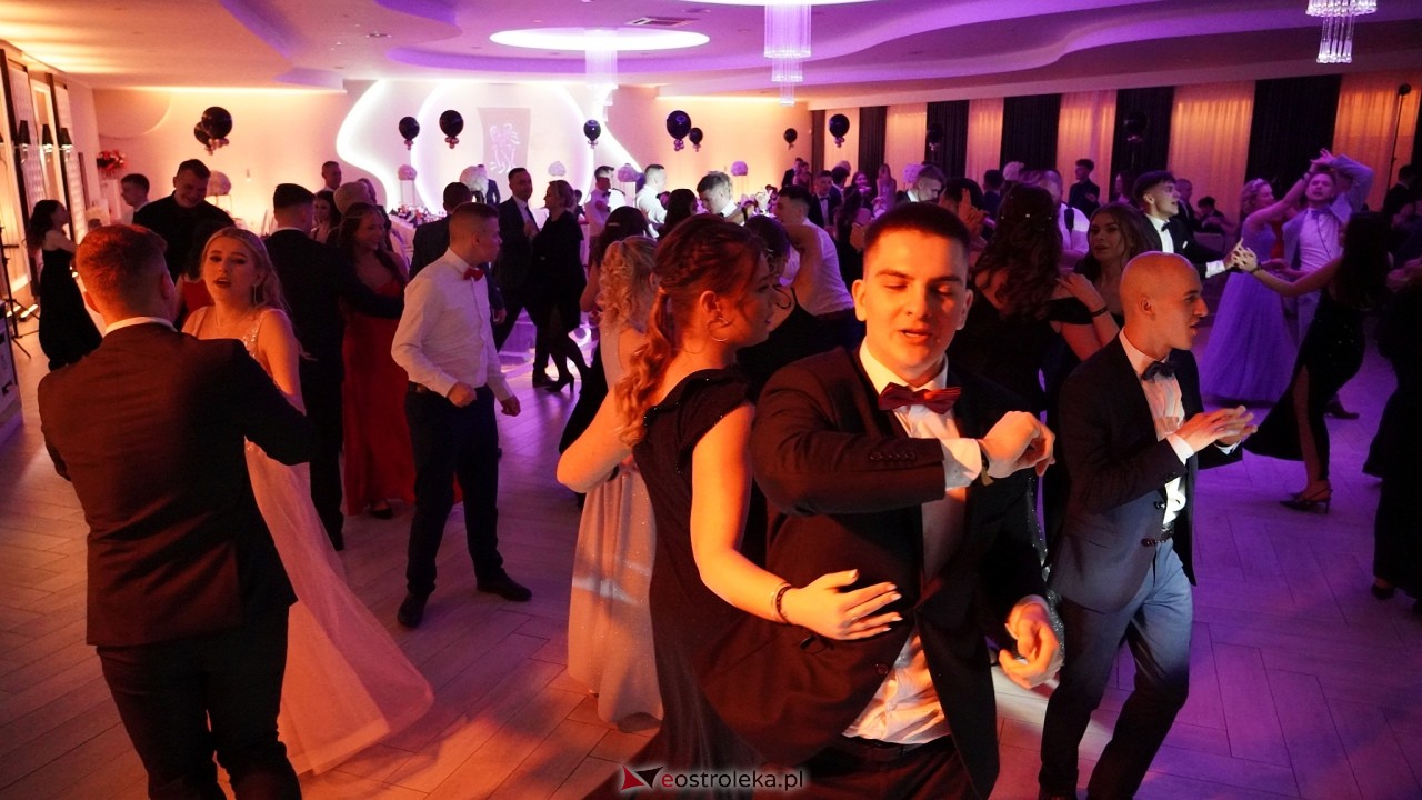 Studniówka ZSZ 4 w  Ostrołęce [23.01.2025] - zdjęcie #23 - eOstroleka.pl