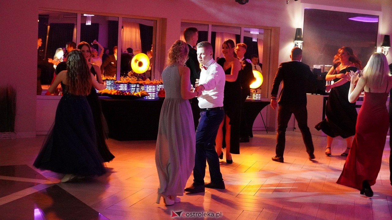 Studniówka ZSZ 4 w  Ostrołęce [23.01.2025] - zdjęcie #21 - eOstroleka.pl