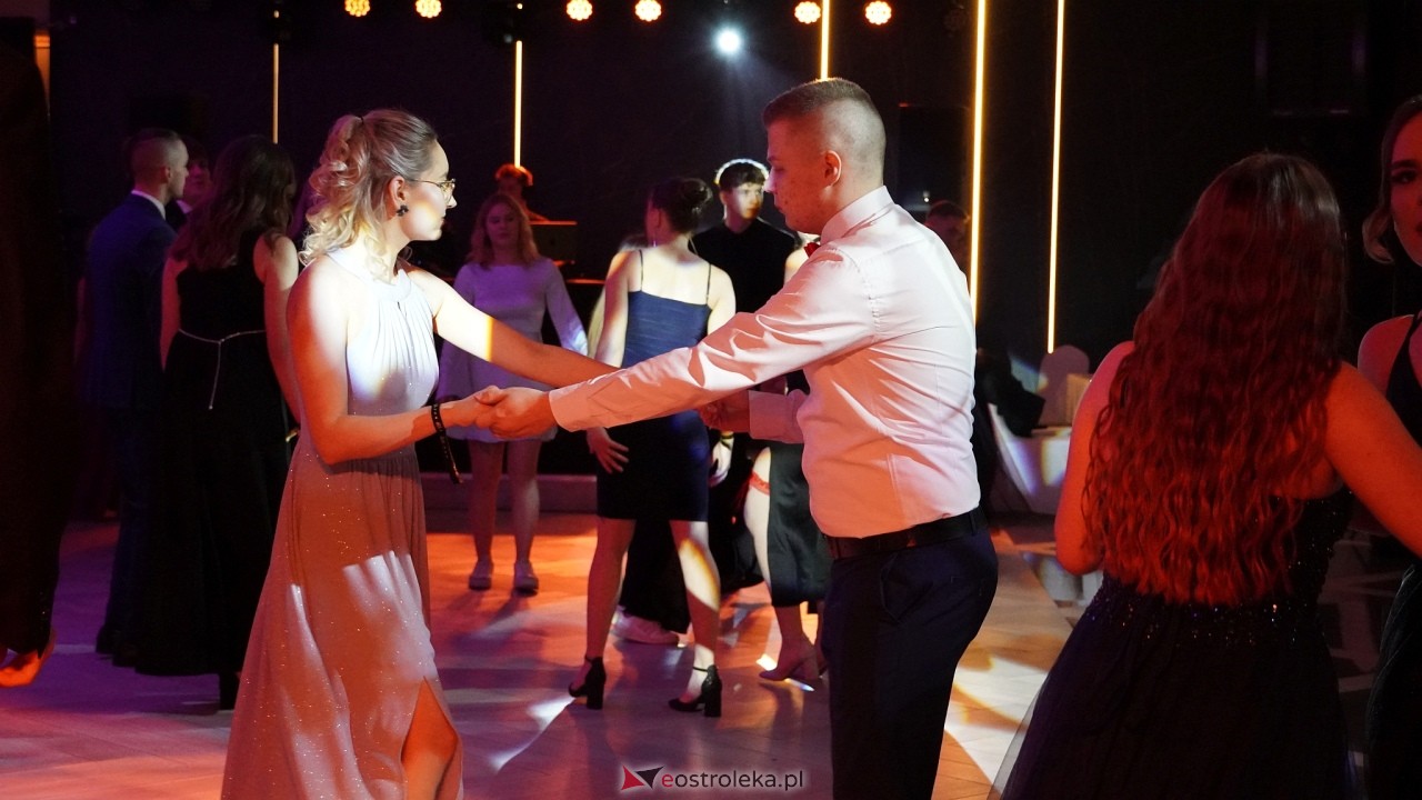 Studniówka ZSZ 4 w  Ostrołęce [23.01.2025] - zdjęcie #18 - eOstroleka.pl