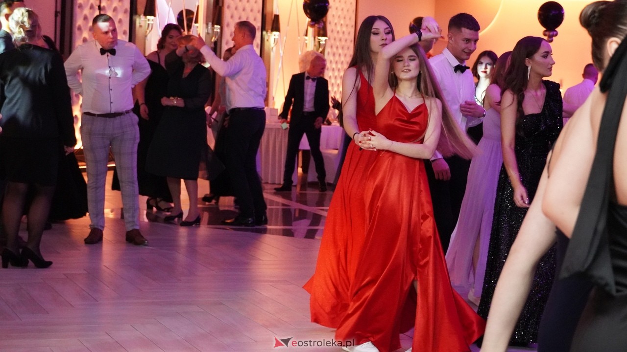 Studniówka ZSZ 4 w  Ostrołęce [23.01.2025] - zdjęcie #15 - eOstroleka.pl