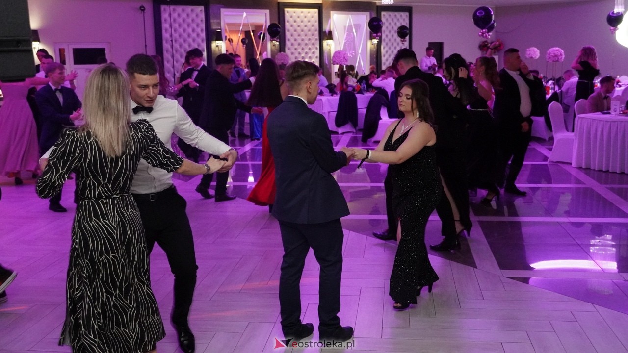 Studniówka ZSZ 4 w  Ostrołęce [23.01.2025] - zdjęcie #12 - eOstroleka.pl