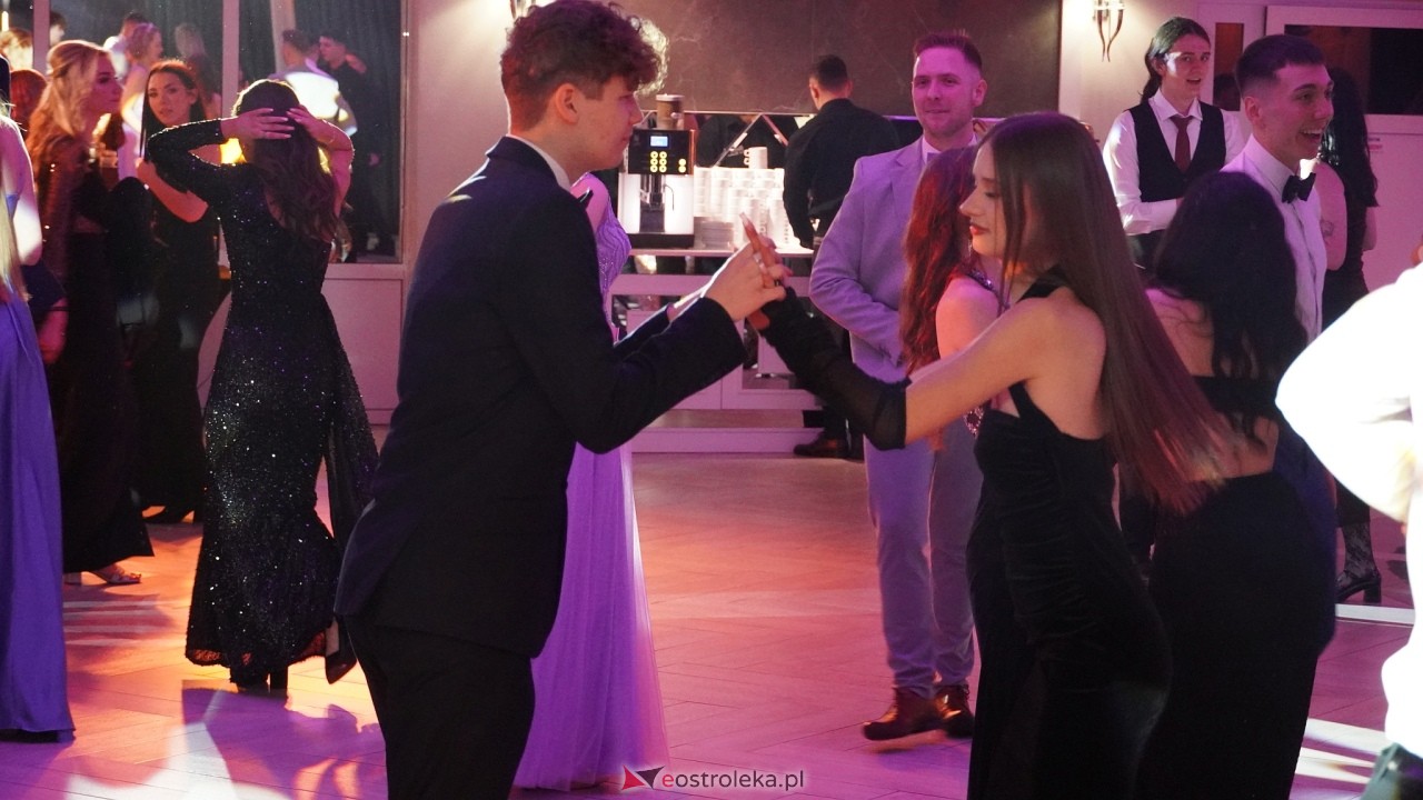 Studniówka ZSZ 4 w  Ostrołęce [23.01.2025] - zdjęcie #11 - eOstroleka.pl