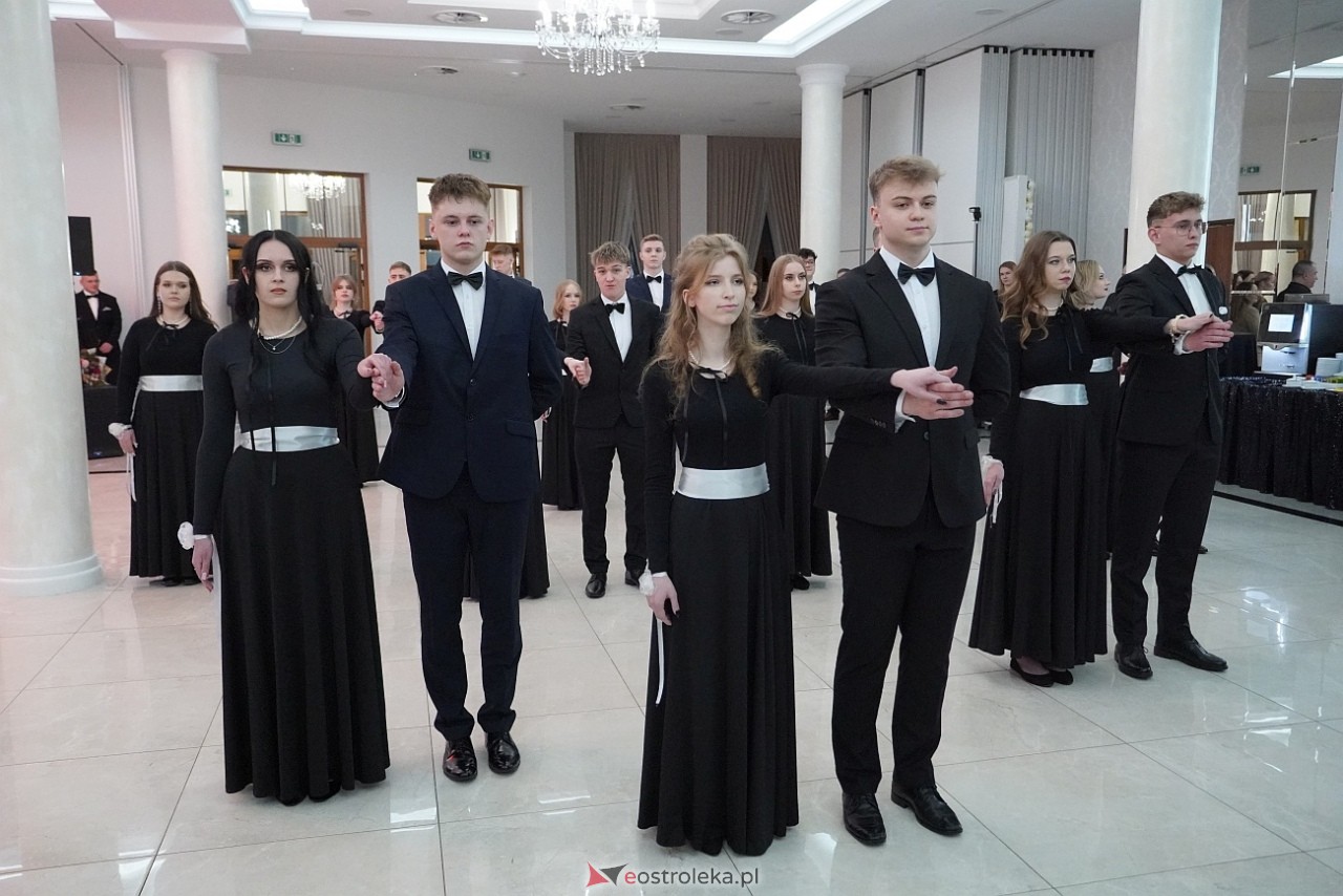 Studniówka w Zespole Szkół Zawodowych nr 3 w Ostrołęce [25.01.2025] - zdjęcie #171 - eOstroleka.pl