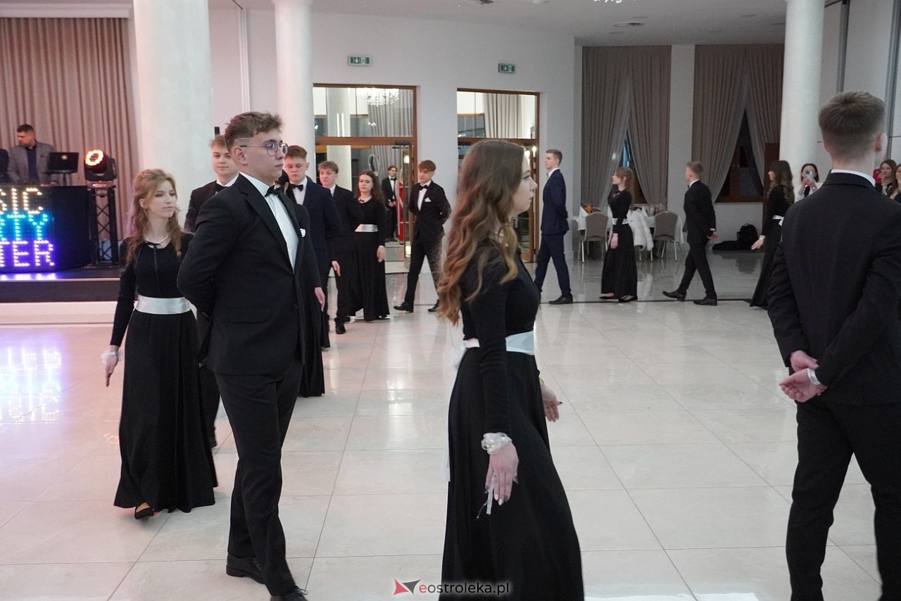 Studniówka w Zespole Szkół Zawodowych nr 3 w Ostrołęce [25.01.2025] - zdjęcie #153 - eOstroleka.pl