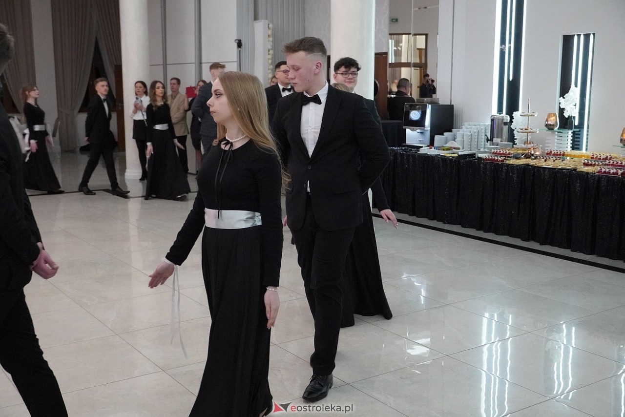 Studniówka w Zespole Szkół Zawodowych nr 3 w Ostrołęce [25.01.2025] - zdjęcie #149 - eOstroleka.pl