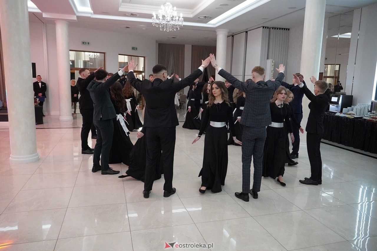 Studniówka w Zespole Szkół Zawodowych nr 3 w Ostrołęce [25.01.2025] - zdjęcie #142 - eOstroleka.pl