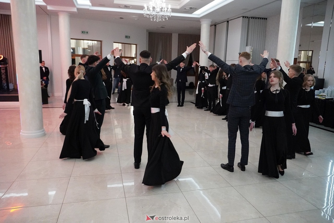 Studniówka w Zespole Szkół Zawodowych nr 3 w Ostrołęce [25.01.2025] - zdjęcie #140 - eOstroleka.pl