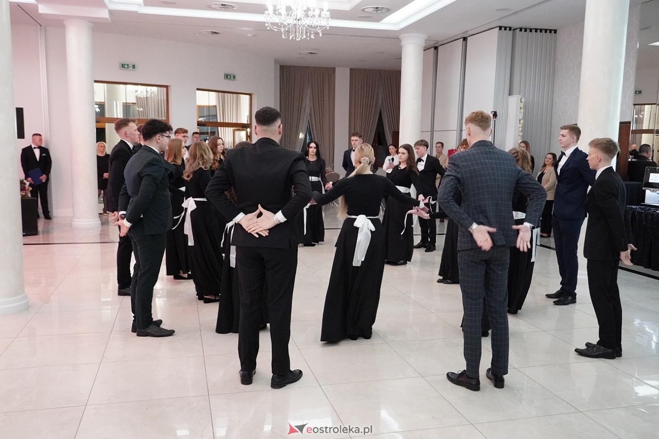 Studniówka w Zespole Szkół Zawodowych nr 3 w Ostrołęce [25.01.2025] - zdjęcie #139 - eOstroleka.pl