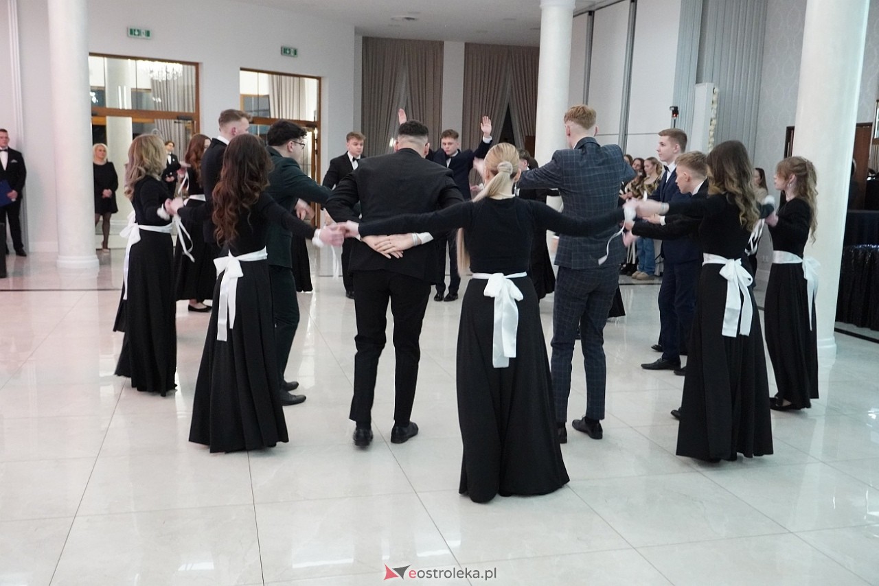 Studniówka w Zespole Szkół Zawodowych nr 3 w Ostrołęce [25.01.2025] - zdjęcie #138 - eOstroleka.pl