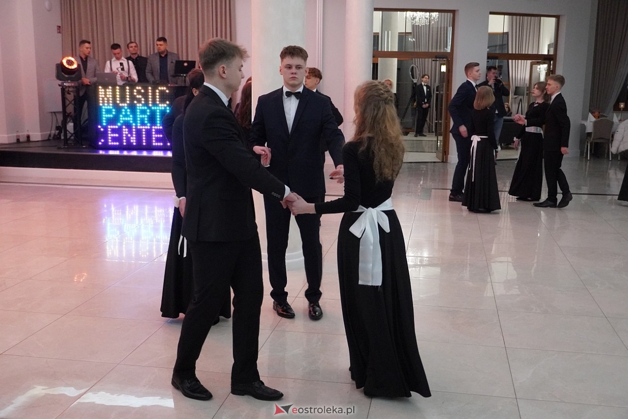 Studniówka w Zespole Szkół Zawodowych nr 3 w Ostrołęce [25.01.2025] - zdjęcie #133 - eOstroleka.pl