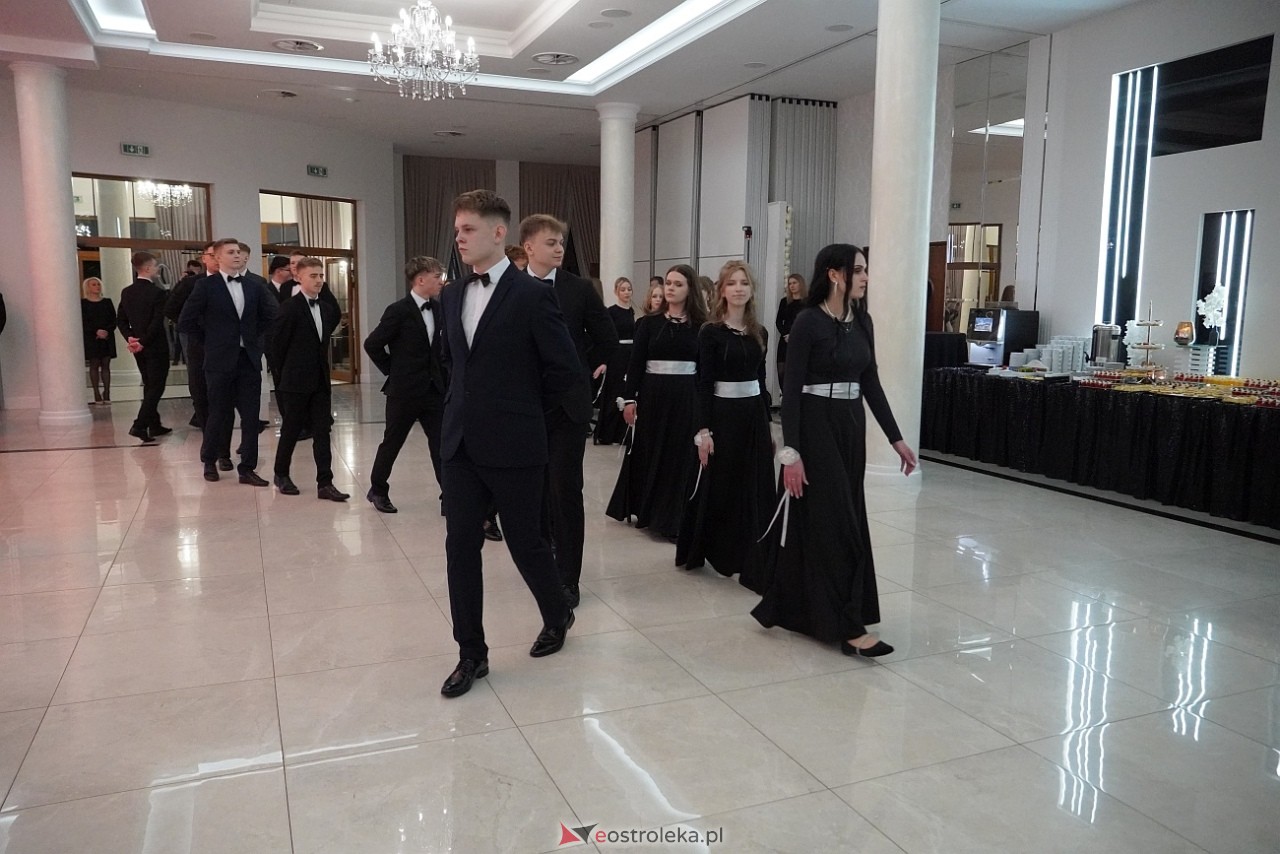 Studniówka w Zespole Szkół Zawodowych nr 3 w Ostrołęce [25.01.2025] - zdjęcie #122 - eOstroleka.pl