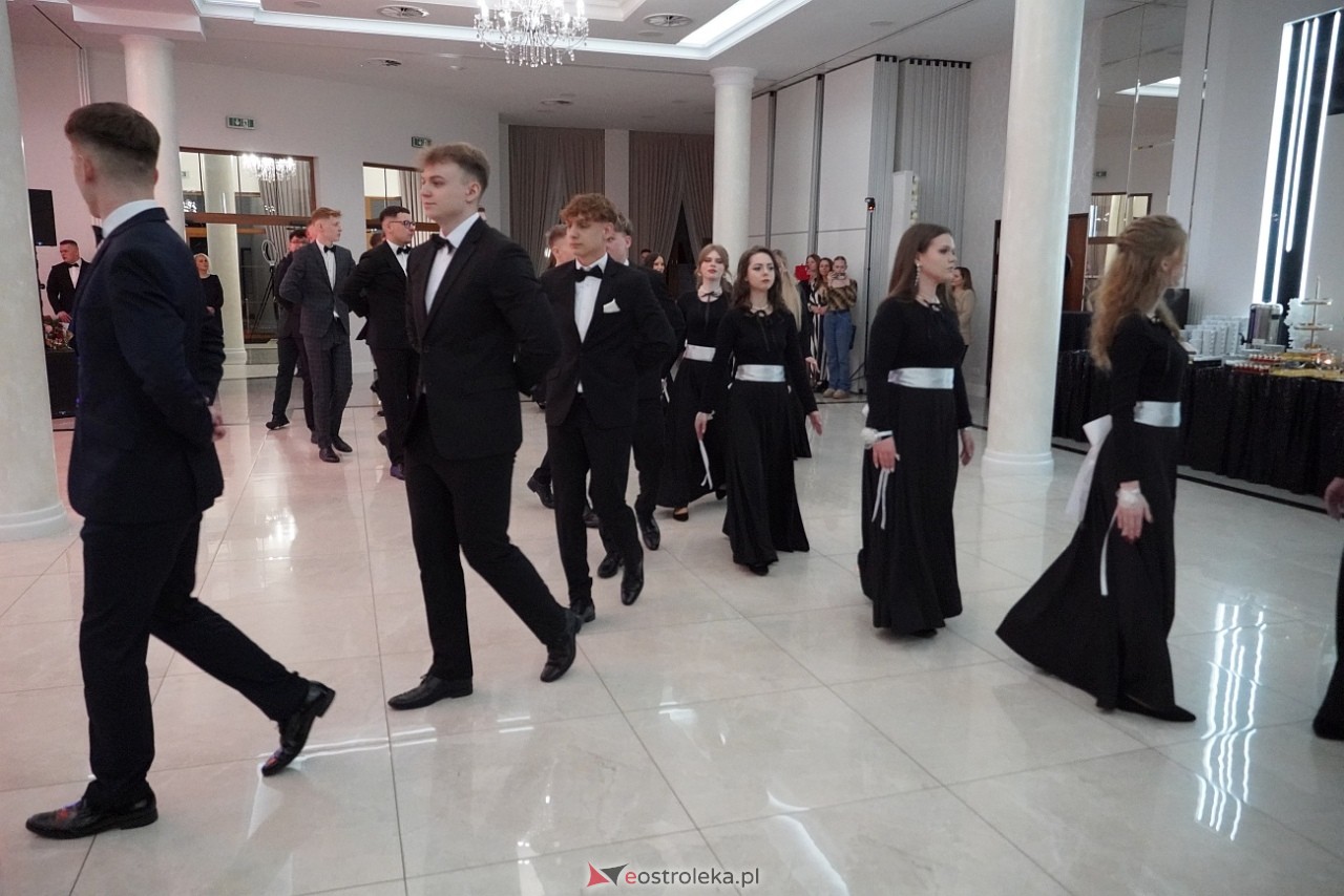 Studniówka w Zespole Szkół Zawodowych nr 3 w Ostrołęce [25.01.2025] - zdjęcie #120 - eOstroleka.pl