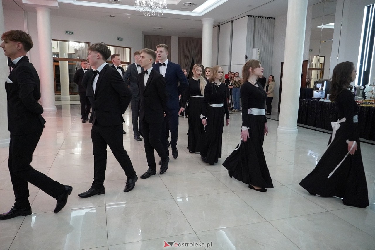 Studniówka w Zespole Szkół Zawodowych nr 3 w Ostrołęce [25.01.2025] - zdjęcie #118 - eOstroleka.pl